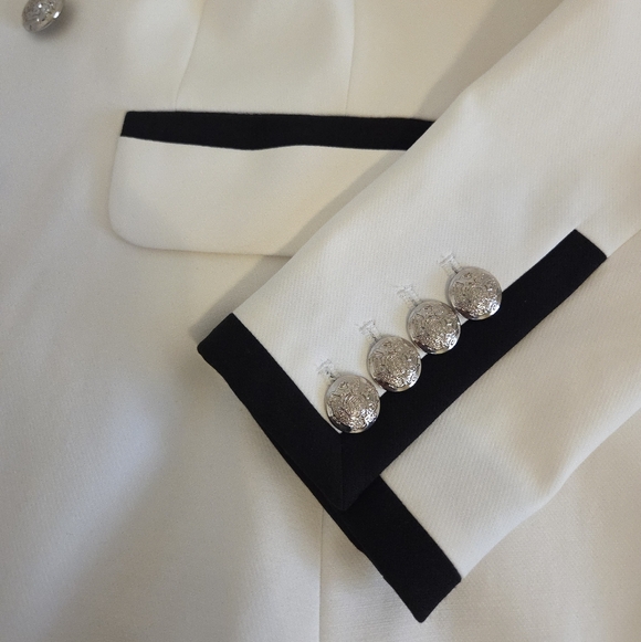 White House Black Market Contrast Studio Blazer Ecru Black Trim NWT Size 2 - Picture 4 of 12